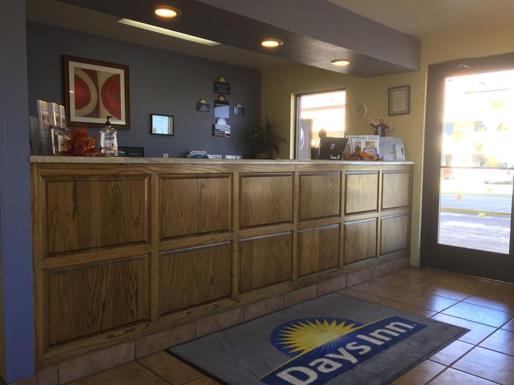 Days Inn By Wyndham Kingman West Екстериор снимка
