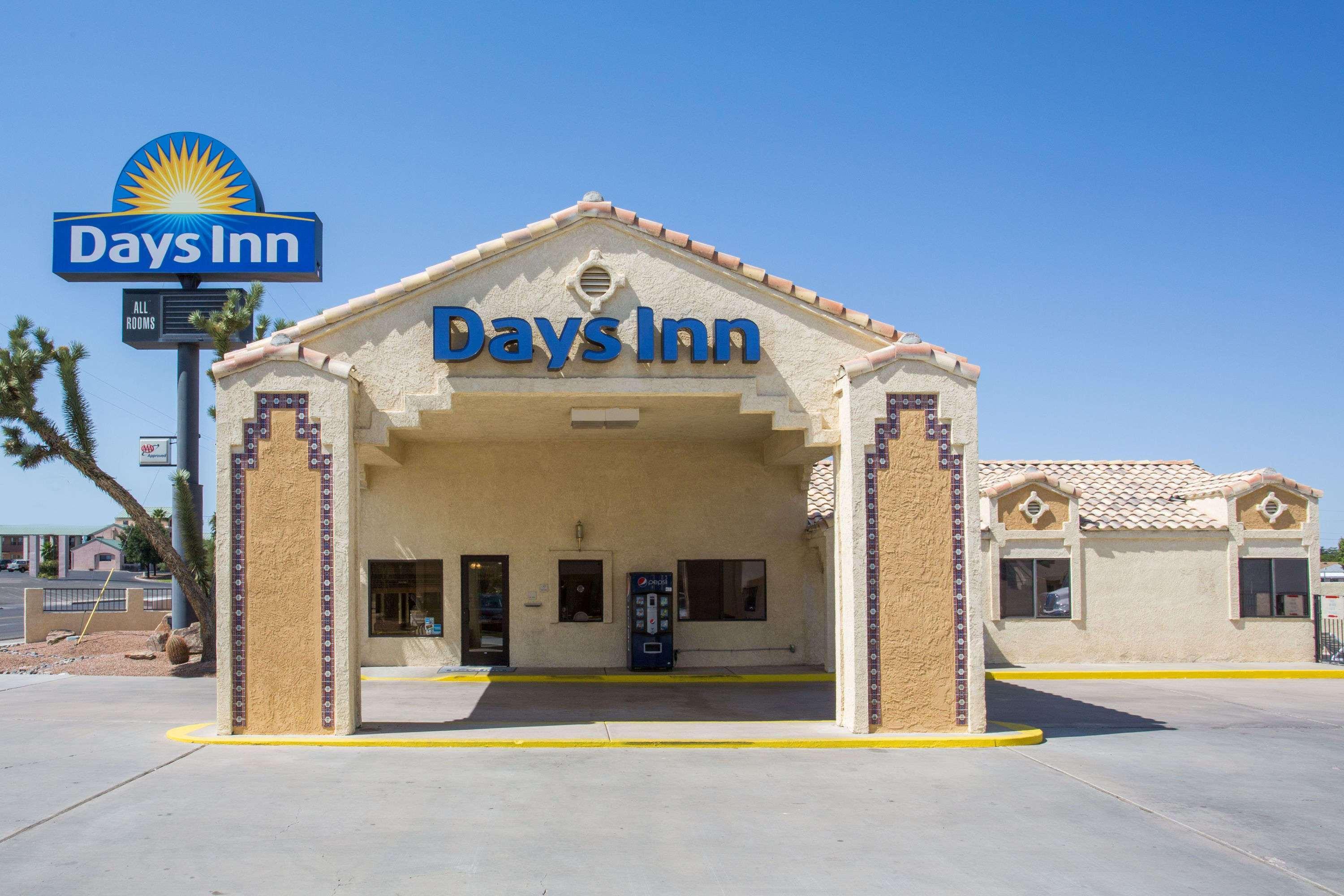 Days Inn By Wyndham Kingman West Екстериор снимка